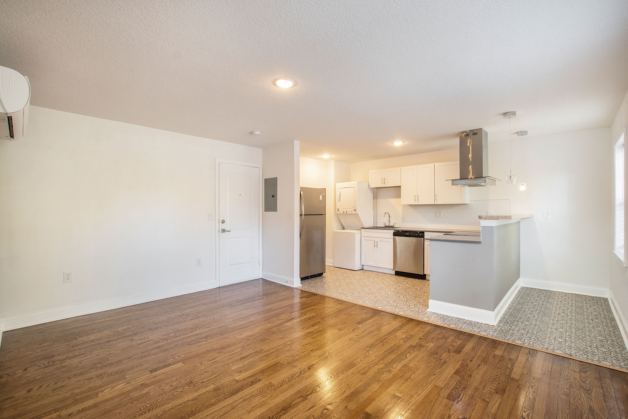 1919 Olathe Blvd - 303