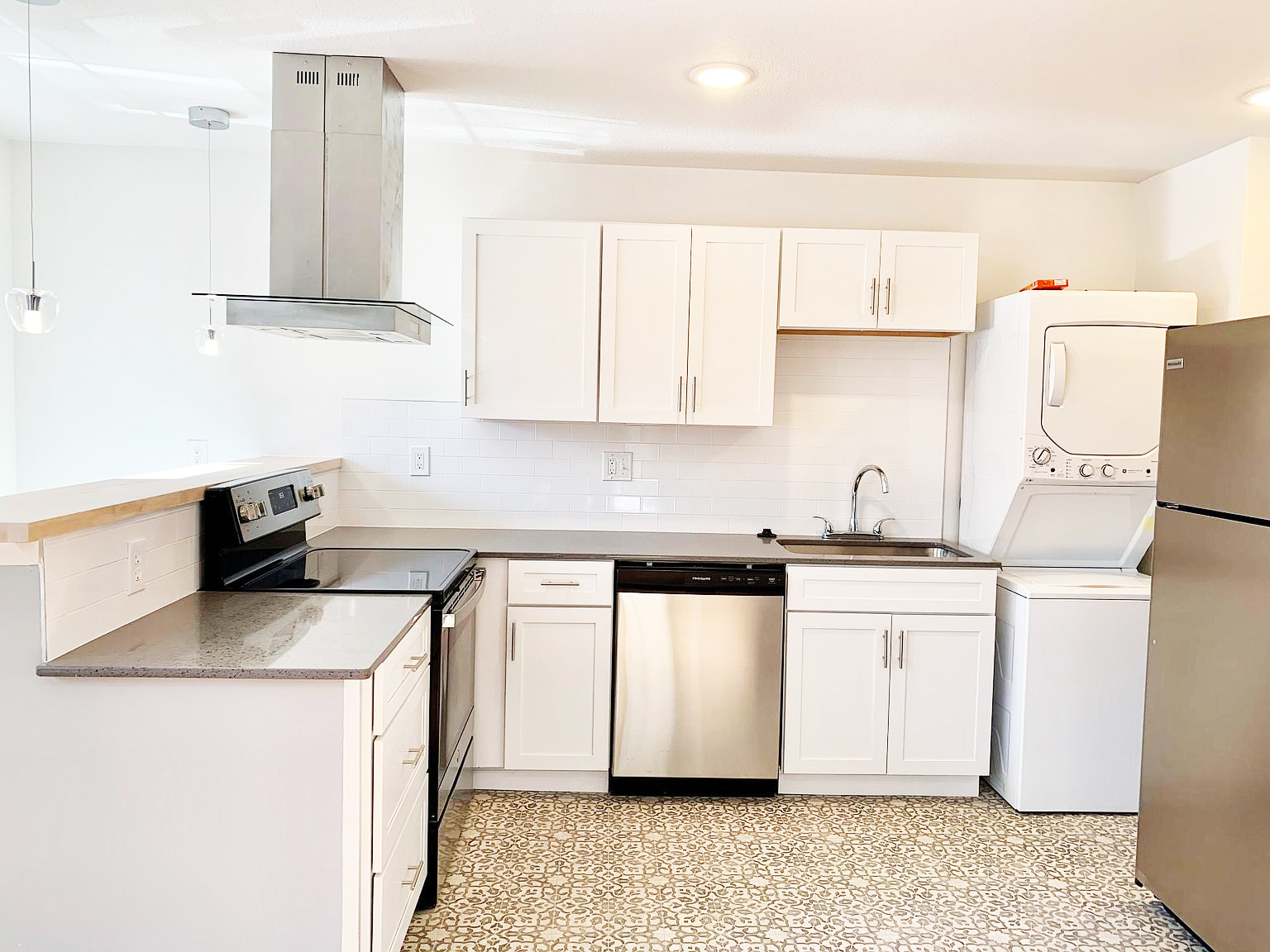 1919 Olathe Blvd - 204